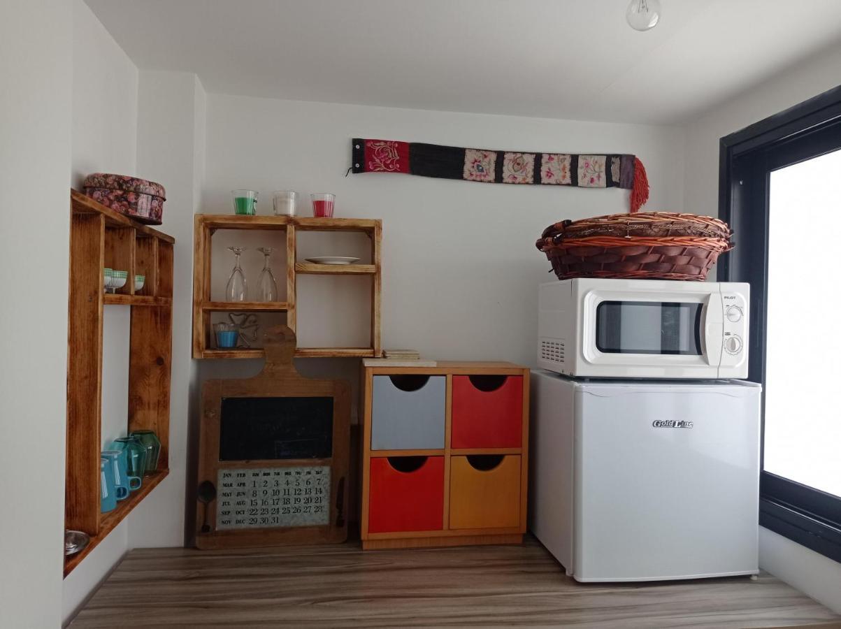 Ferienwohnung New! Great Location! Vibrant Downtown, Talpiot Market, Flea Market, Carmel Beach, Close To Everywhere Haifa Exterior foto