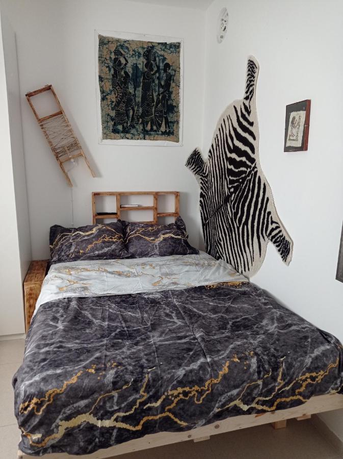 Ferienwohnung New! Great Location! Vibrant Downtown, Talpiot Market, Flea Market, Carmel Beach, Close To Everywhere Haifa Exterior foto