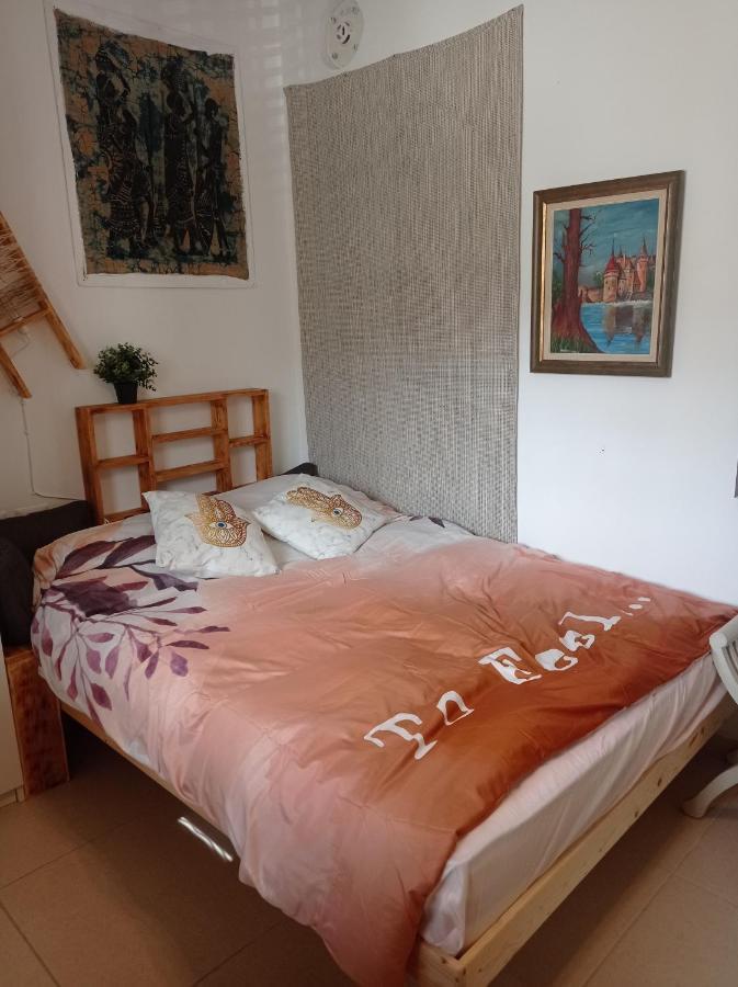 Ferienwohnung New! Great Location! Vibrant Downtown, Talpiot Market, Flea Market, Carmel Beach, Close To Everywhere Haifa Exterior foto